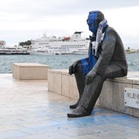 Bojom zaliven spomenik Miljenku Smoji