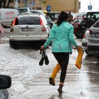 Rijeka: Jako jugo i kiša poplavilo ulice oko tržnice i rivu