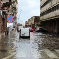 Rijeka: Jako jugo i kiša poplavilo ulice oko tržnice i rivu