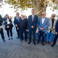 Ivan Penava na otvorenju spomen-ploče "Harrisonovo cvijeće"