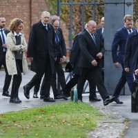 Članovi Vlade položili vijenac na Zidu boli