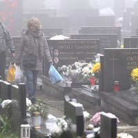 Zagrepčani obilaze groblja