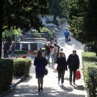 Riječani obilaze groblja