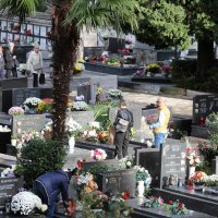 Riječani obilaze groblja