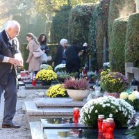 Varaždinci obilaze groblja