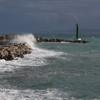 Split: Jako jugo uz more preokrenulo i betonske klupe