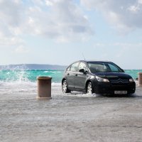 Split: Jako jugo uz more preokrenulo i betonske klupe