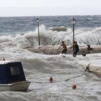 Makarska:  Jaka garbinada stvara velike probleme vlasnicima brodica u Donjoj Luci