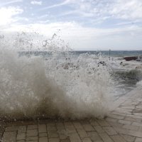 Makarska:  Jaka garbinada stvara velike probleme vlasnicima brodica u Donjoj Luci