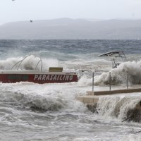 Makarska:  Jaka garbinada stvara velike probleme vlasnicima brodica u Donjoj Luci