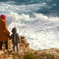 Svjetionik Perar na Premanturi okovan velikim valovima