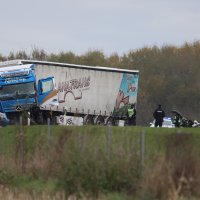 U sudaru kamiona i automobila na obilaznici smrtno stradala jedna osoba