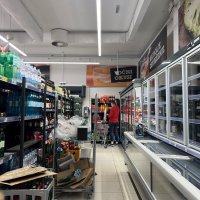 Police s kojih je povučena Coca-Cola