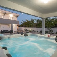 Villa u Zadru - Spa.hr masažni bazen