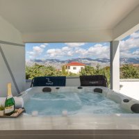 Villa u Zadru - Spa.hr masažni bazen