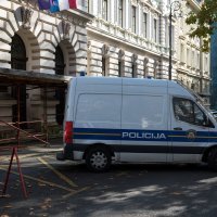 Privođenje osobe osumnjičene za ubojstvo u Prečkom