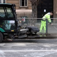 Automobilom uništio cijelu tramvajsku stanicu u Branimirovoj ulici