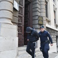 Privođenje Luke Burazera