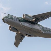 Embraerov Millennium na pokaznom letu u Parizu 2019.