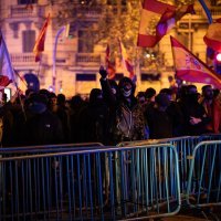 Prosvjedi desnice ispred sjedišta Sanchezove Socijalističke-radničke stranke