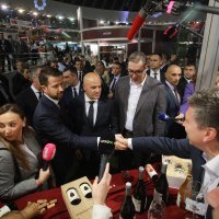 Aleksandar Vučić, Jakov Milatović i Dimitar Kovačevski na sajmu Vinska vizija otvorenog Balkana