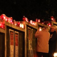 Rijeka: Građani pale svijeće uz mural Vukovaru