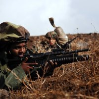 Mitznefete nose i izraelski padobranci