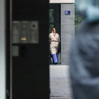 Pretres ispred javne garaže na Kvaternikovom trgu