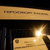 Na Hipodromu zaključali konje u štale i ne puštaju jahače k njima