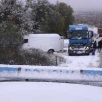 Klis: Policija regulira otežani promet zbog snijega, bure i poledice