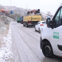 Klis: Policija regulira otežani promet zbog snijega, bure i poledice