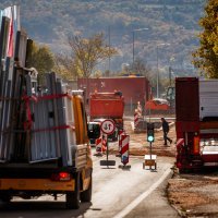 U centru Imotskog nedaleko Plavog jezera niknula je zgrada