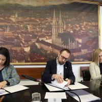 Tomislav Tomašević i Regina M. Castillo iz UNICEF-a potpisali sporazum o poticajnom okruženju u školama