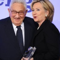 Henry Kissinger i Hillary Clinton