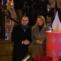 Gradonačelnik Tomašević i Nikolina Brnjac upalili prvu adventsku svijeću na Manduševcu