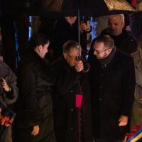 Gradonačelnik Tomašević i Nikolina Brnjac upalili prvu adventsku svijeću na Manduševcu