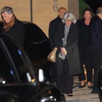 Pierce Brosnan i Keely Shaye Smith