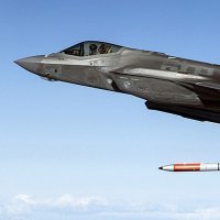 Avion F-35A testira bombu B61-12