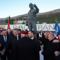 Podstrana: Predsjednik Vlade Andrej Plenković na svečanosti otkrivanja spomenika dr. Franji Tuđmanu