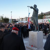 Podstrana: Predsjednik Vlade Andrej Plenković na svečanosti otkrivanja spomenika dr. Franji Tuđmanu