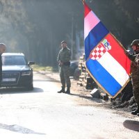 Plenković i Anušić obišli vojarnu na Plesu
