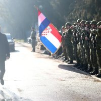 Plenković i Anušić obišli vojarnu na Plesu