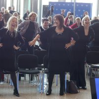 Mario Mlinarić i Dubravka Šuica u aktivnoj stanci na konferenciji o demografiji