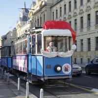 Veseli božićni tramvaj u Zagrebu