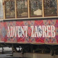 Veseli božićni tramvaj u Zagrebu
