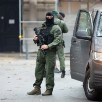 Antiteroristički policajci doveli osumnjičene krijumčare na sud