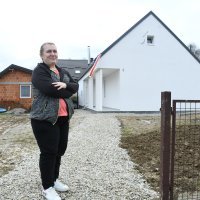 Branko Bačić obišao gradilište zamjenske obiteljske kuće za stradalnike potresa