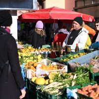 Blagdanska ponuda na tržnici Dolac