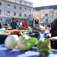 Blagdanska ponuda na tržnici Dolac
