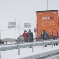 Snijeg i vjetar otežavaju promet na autocesti Zagreb - Beograd